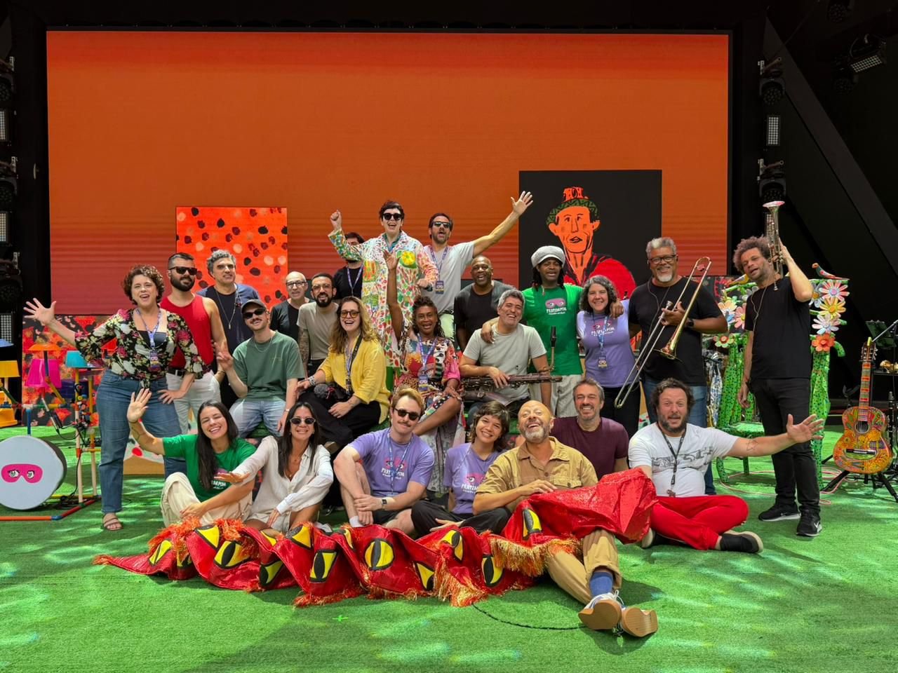 Adriana Calcanhoto e equipe